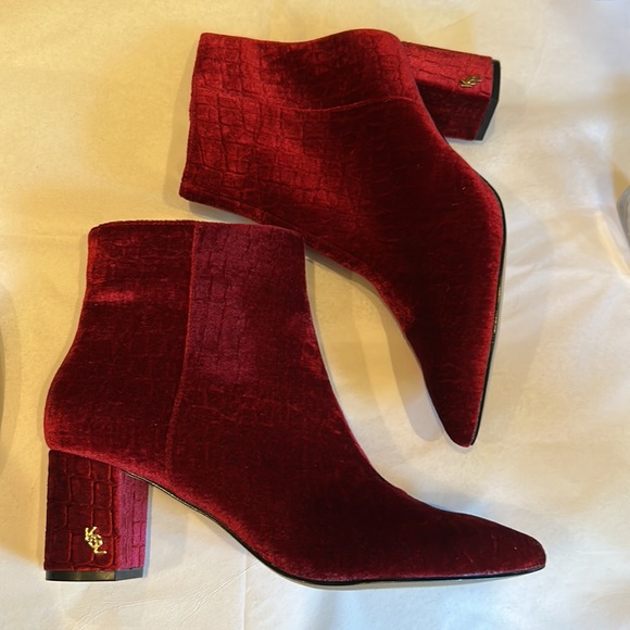 NWOT KURT GEIGER burlington burgundy velvet embossed booties size 37 euro/6.5 - Picture 6 of 13